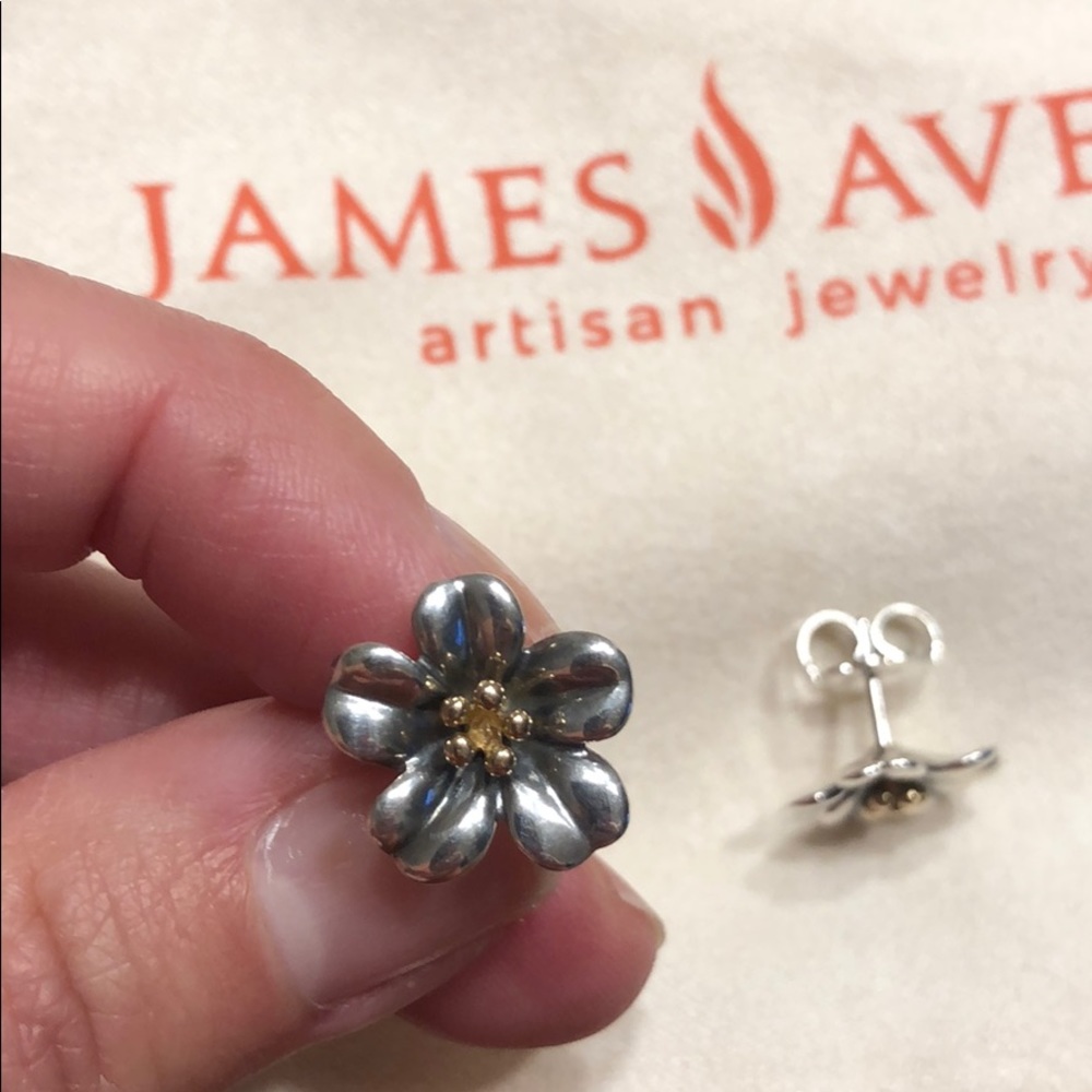 James Avery retired  “April Flower” earrings